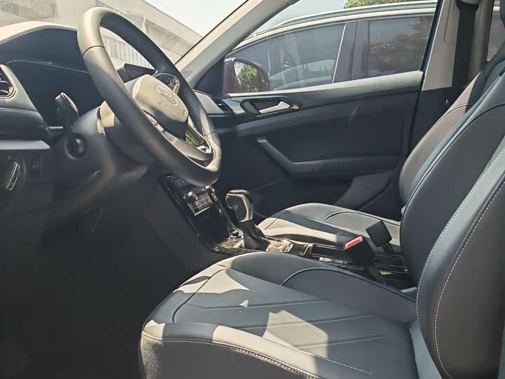 Фото 4 - Volkswagen Tharu