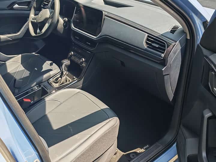 Фото 7 - Volkswagen Tharu