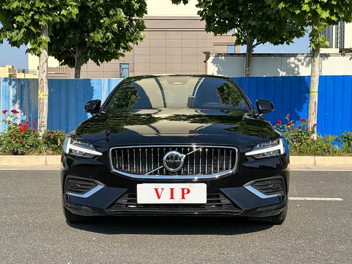 Volvo S60 2025 2025款 B4 智远豪华版