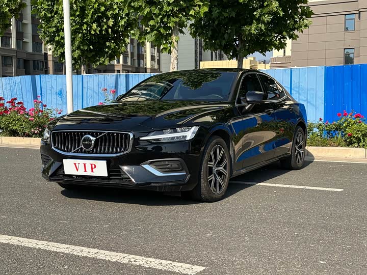 Volvo S60 2025 2025款 B4 智远豪华版