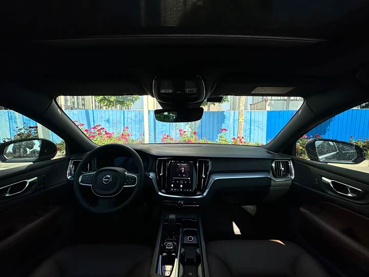 Volvo S60 2025 2025款 B4 智远豪华版