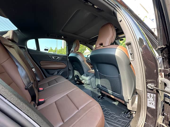 Volvo S60 2025 2025款 B4 智远豪华版