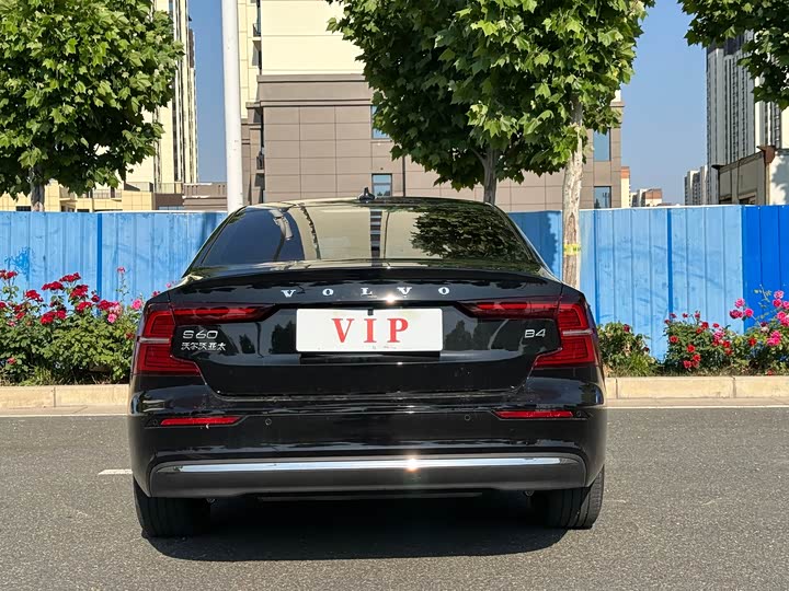 Volvo S60 2025 2025款 B4 智远豪华版