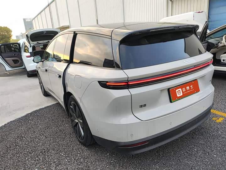 LiXiang i8 2025 2025款 标准版
