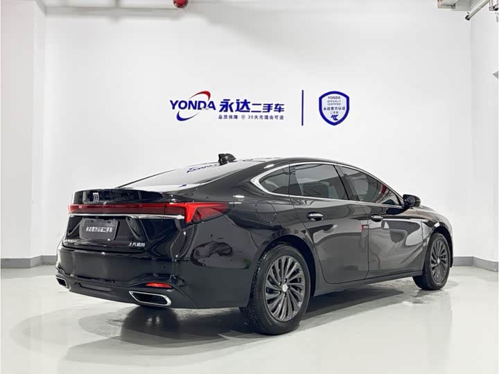 Photo 4 - Buick LaCrosse