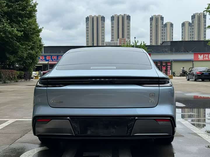 Фото 8 - Geely Galaxy E8