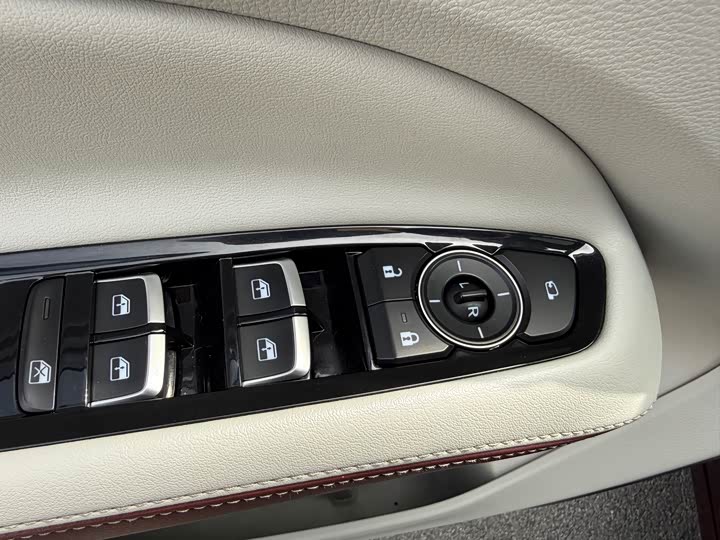 Photo 6 - Ford Equator