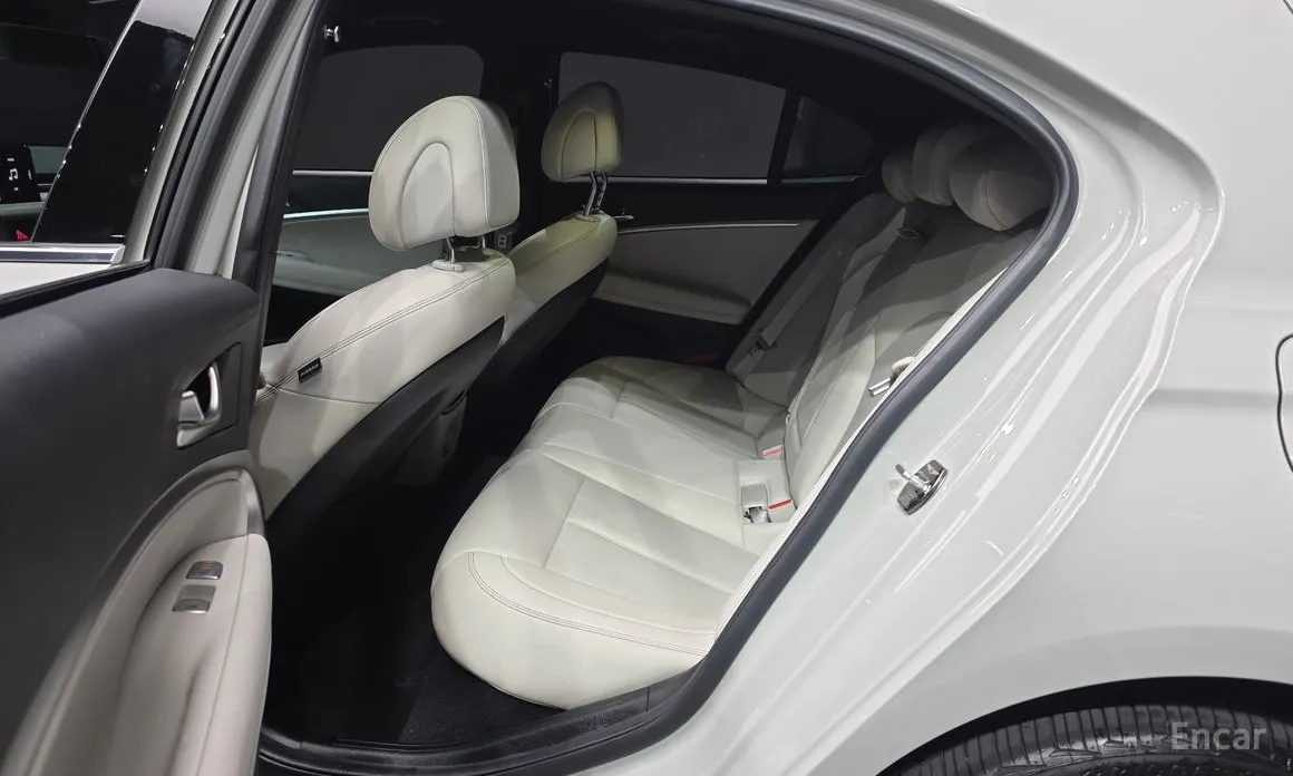 Genesis G70 2022 Gasoline 2.5T 2WD