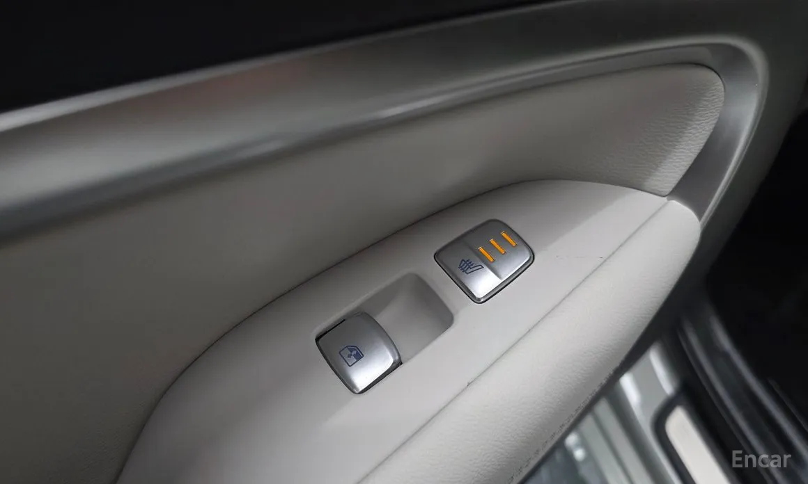 Genesis G70 2022 Gasoline 2.5T 2WD