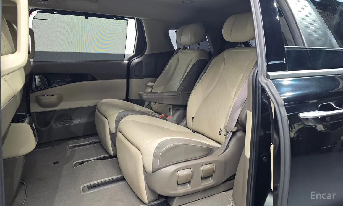Kia Carnival 2023 Gasoline 7-Seater Signature