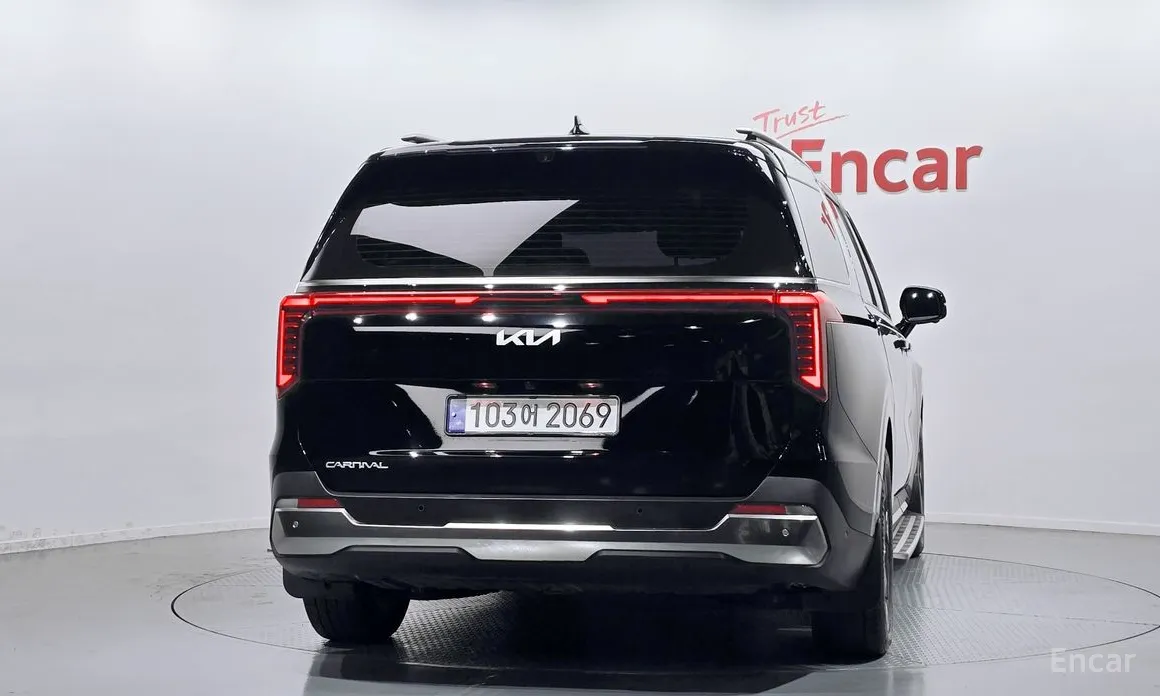 2023 Kia Carnival