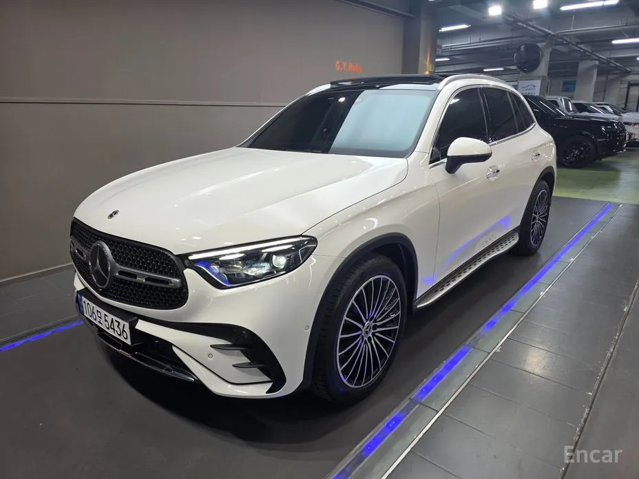 Mercedes-Benz GLC-Class 2023 GLC300 4MATIC AMG Line