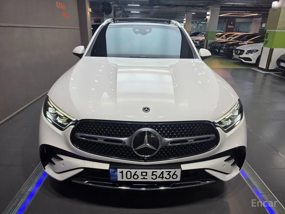 Mercedes-Benz GLC-Class 2023 GLC300 4MATIC AMG Line