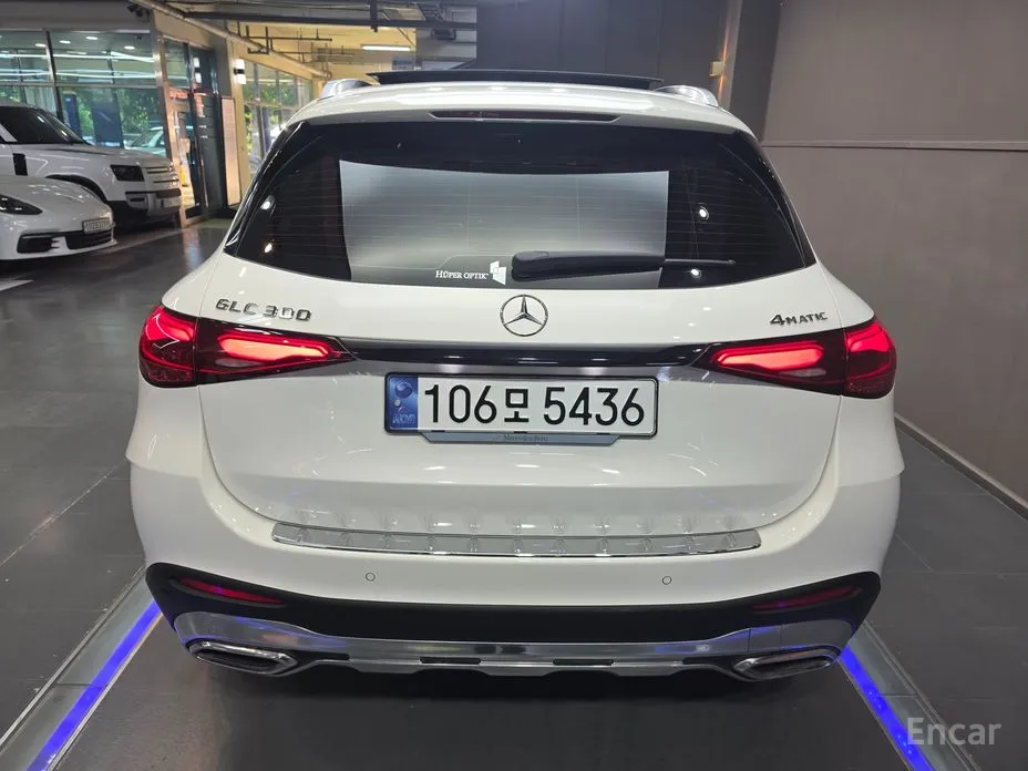 Mercedes-Benz GLC-Class 2023 GLC300 4MATIC AMG Line