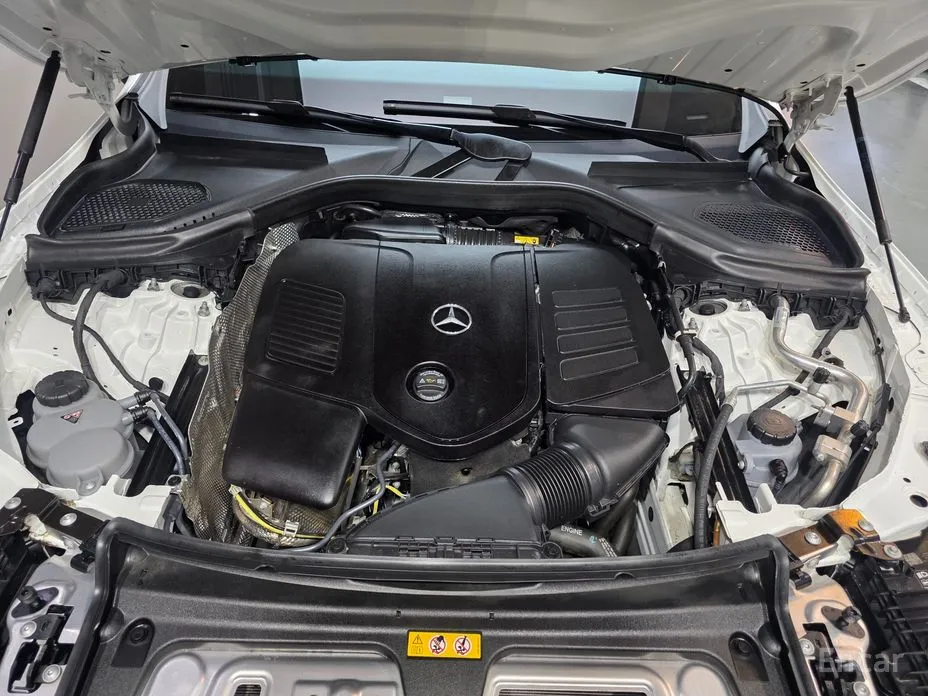 Mercedes-Benz GLC-Class 2023 GLC300 4MATIC AMG Line