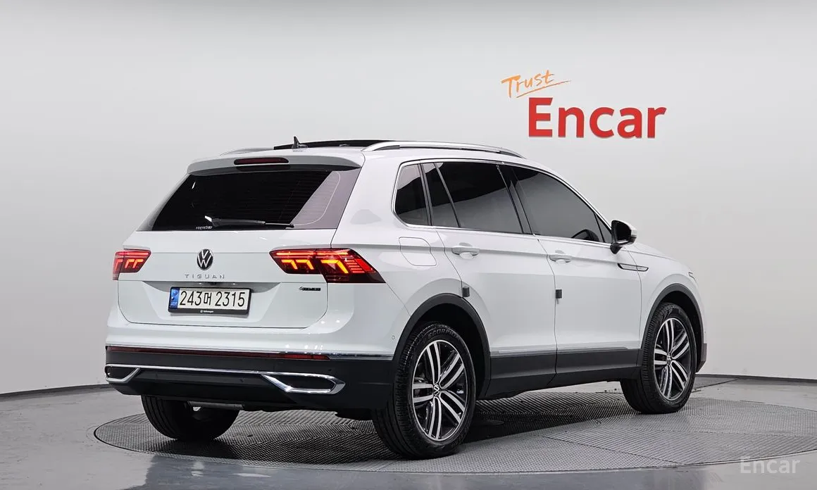 Фото 2 - Volkswagen Tiguan
