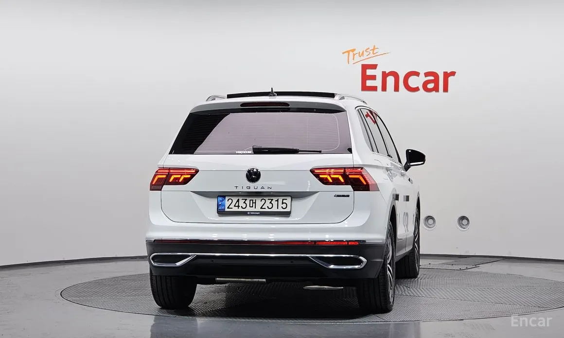 Фото 4 - Volkswagen Tiguan