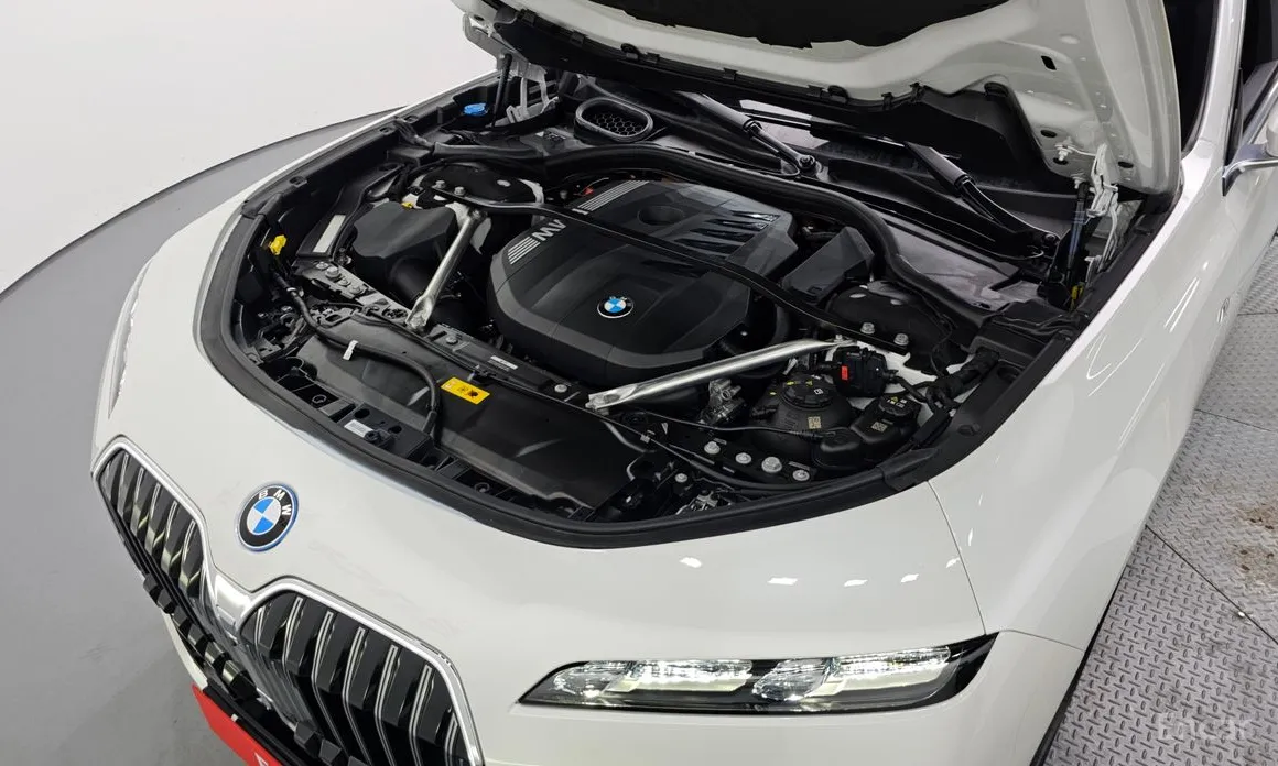 Фото 6 - BMW 7 Series