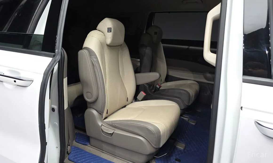 Kia Carnival 2023 9-Seater Signature