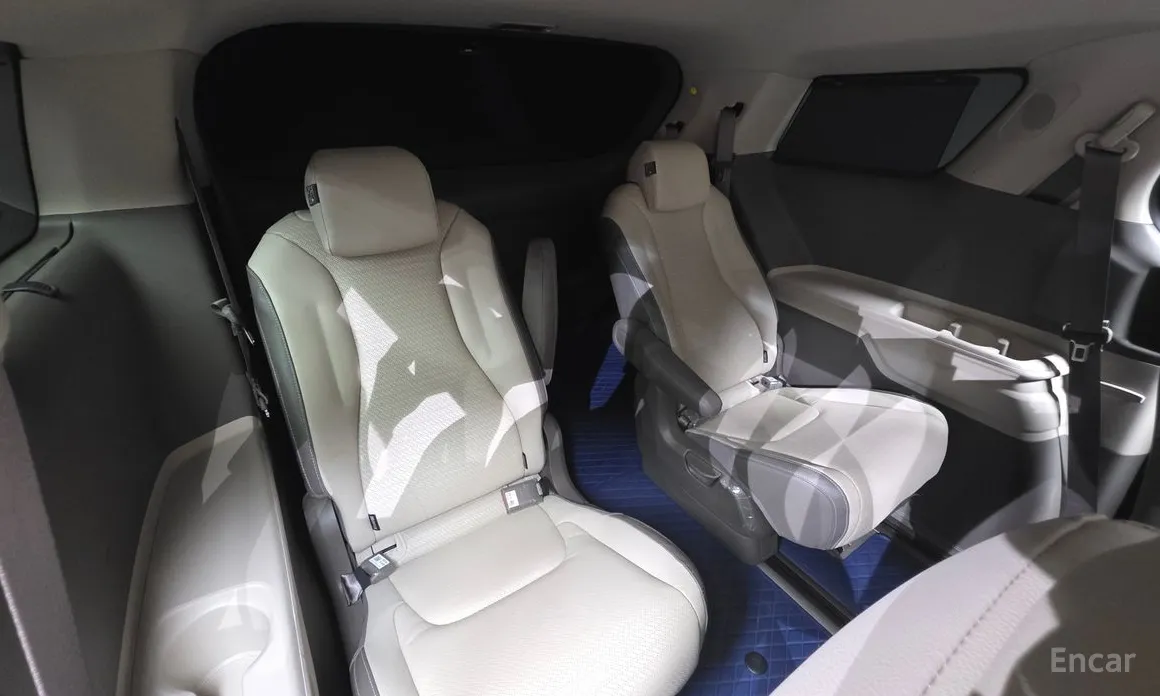 Kia Carnival 2023 9-Seater Signature