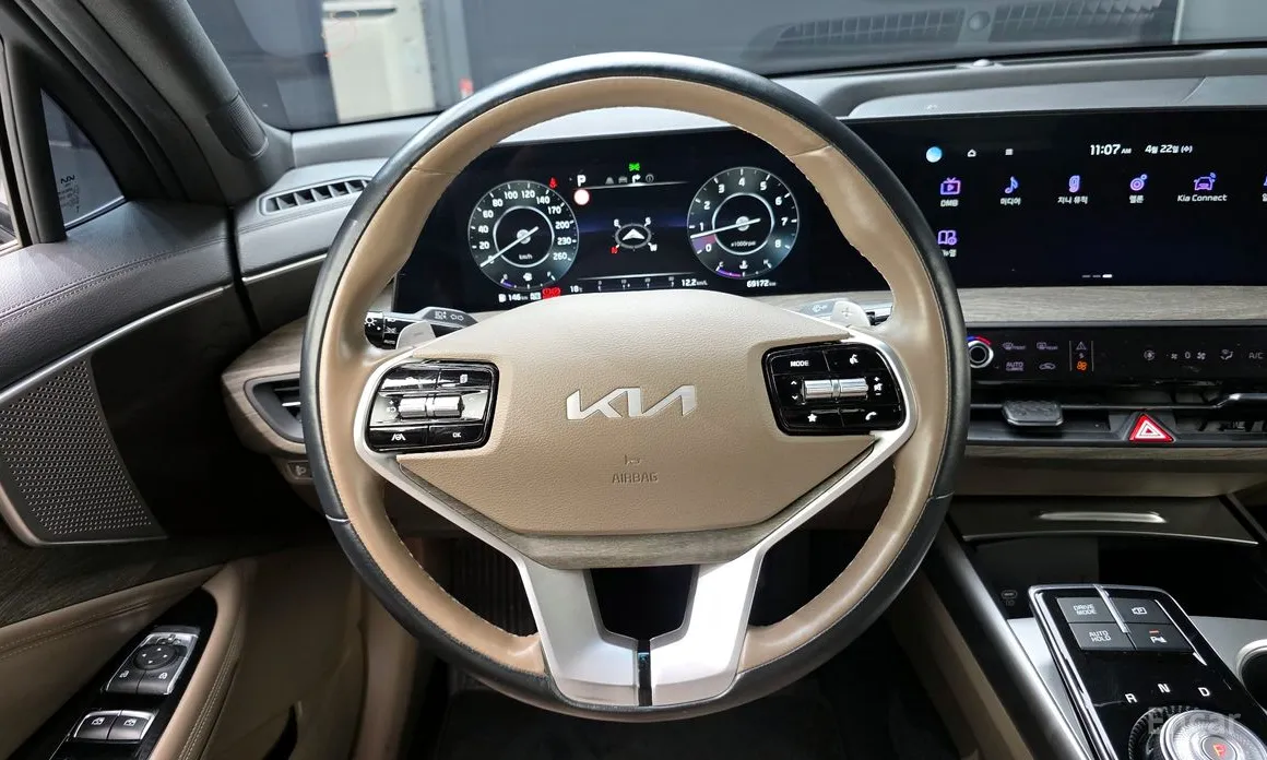 Photo 13 - Kia K8