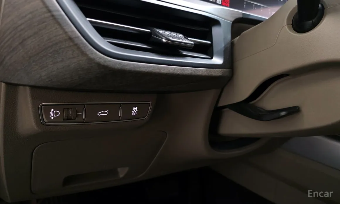 Photo 15 - Kia K8