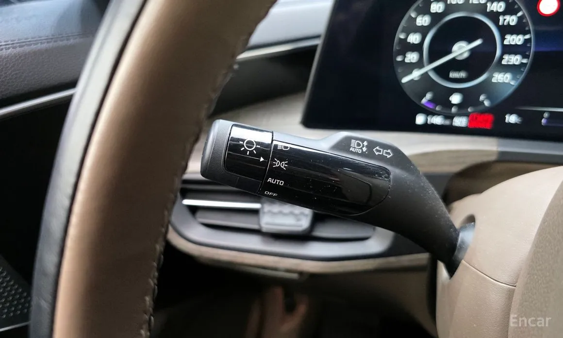 Photo 16 - Kia K8
