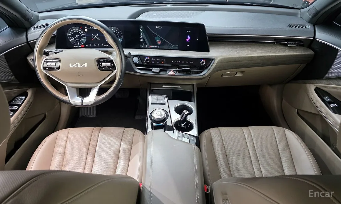 Photo 7 - Kia K8