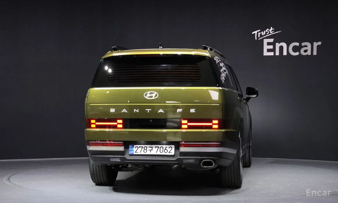 Фото 4 - Hyundai Santa Fe