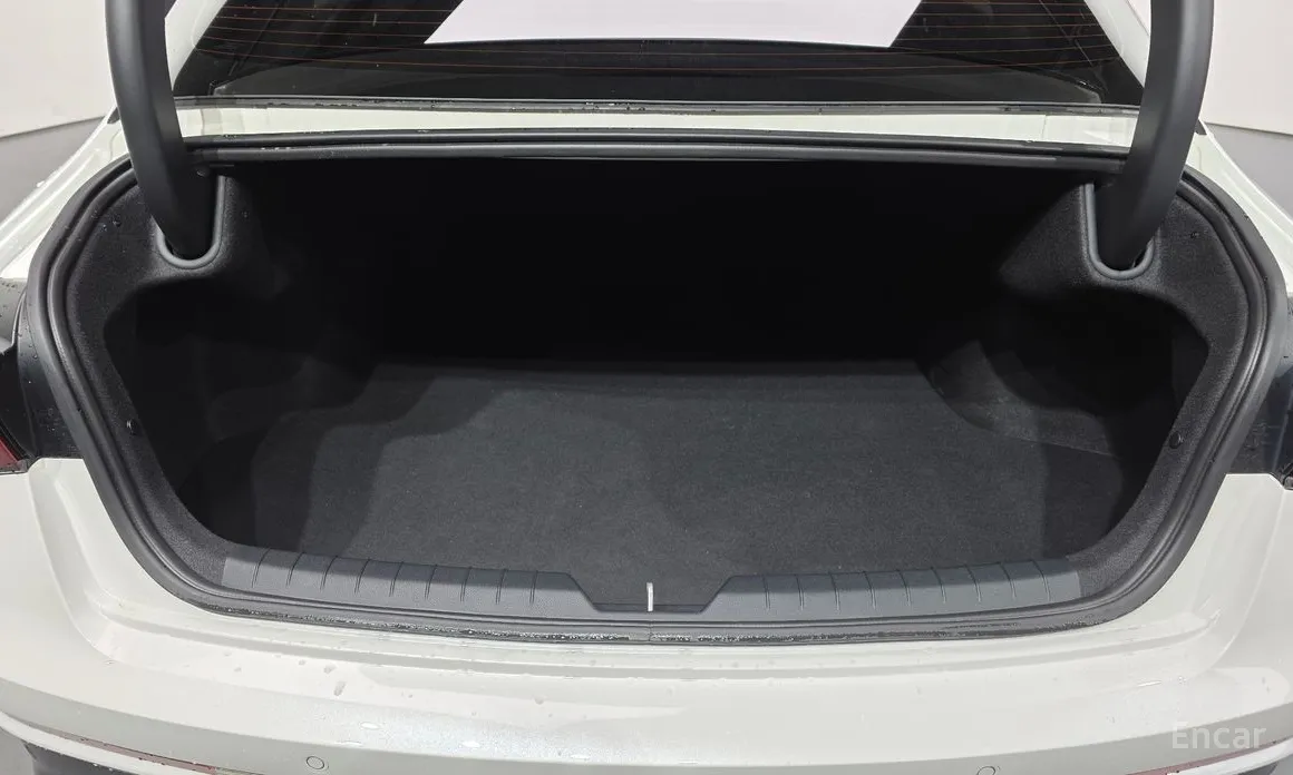 Photo 17 - Kia K5