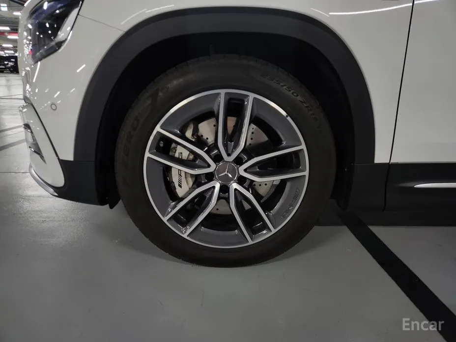 Mercedes-Benz GLB-Class 2020 AMG GLB35 4MATIC