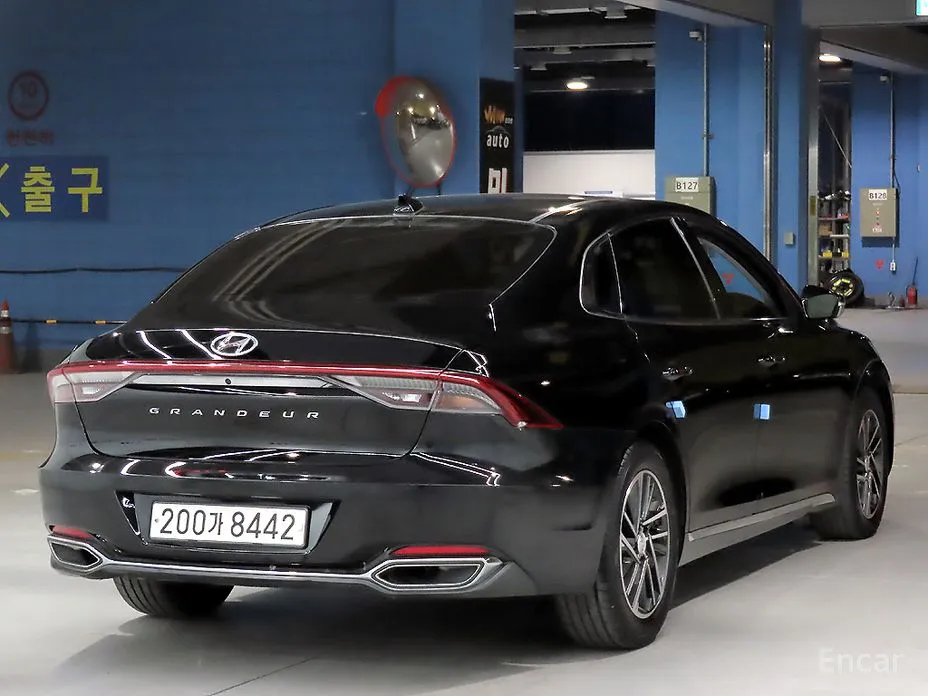 Фото 4 - Hyundai Grandeur