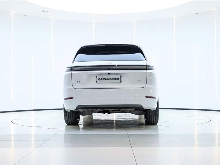 2025 LiXiang L7