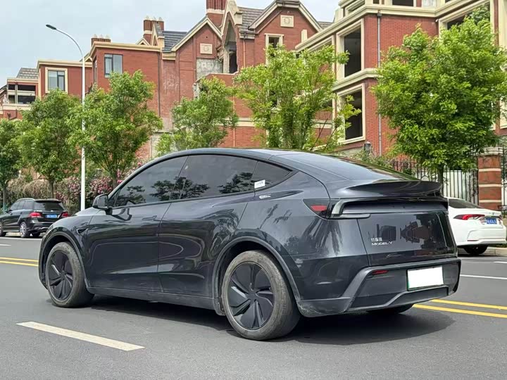 Tesla Model Y 2025 2025款 后轮驱动版