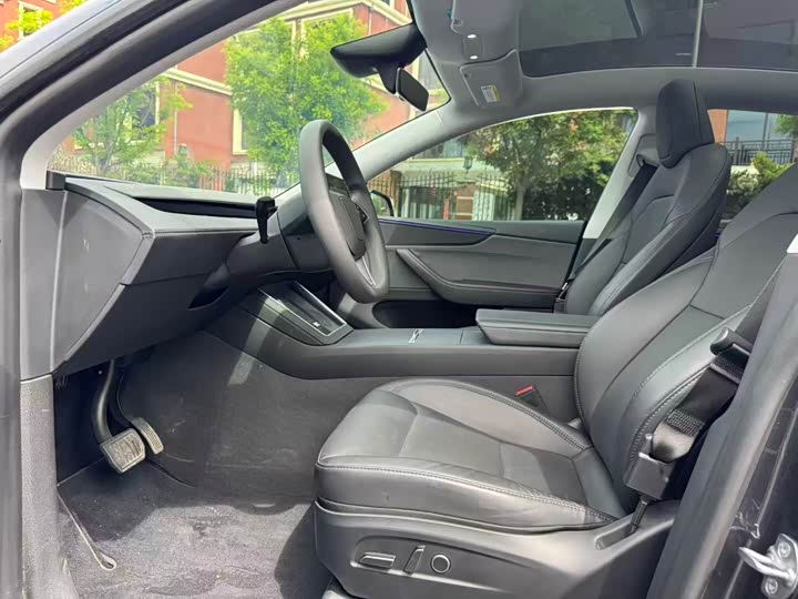 Tesla Model Y 2025 2025款 后轮驱动版