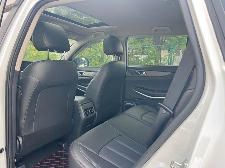 Фото 6 - Changan CS75