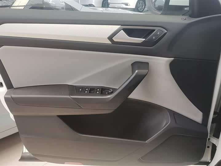 Volkswagen T-Roc 2025 2025款 改款 280TSI DSG两驱时光版
