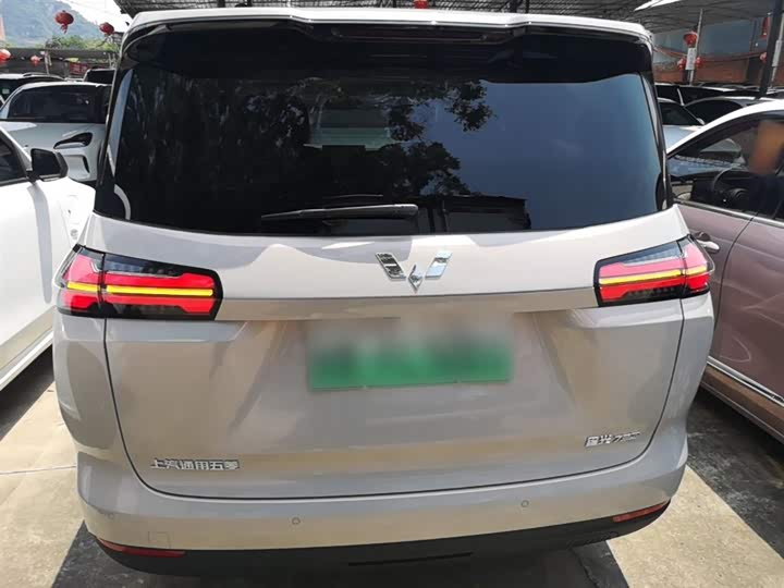 Фото 6 - Wuling Starlight 730 Hybrid/EV