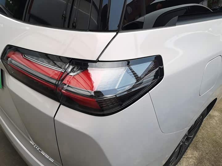 Фото 8 - Wuling Starlight 730 Hybrid/EV