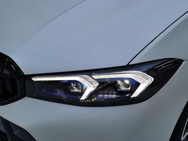 BMW 3 Series 2025 2025款 330i M运动曜夜套装