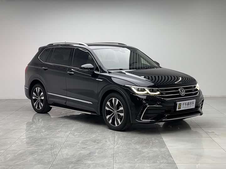 Фото 3 - Volkswagen Tiguan L Pro