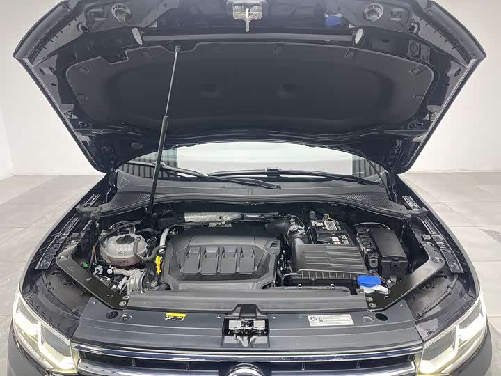 Фото 9 - Volkswagen Tiguan L Pro
