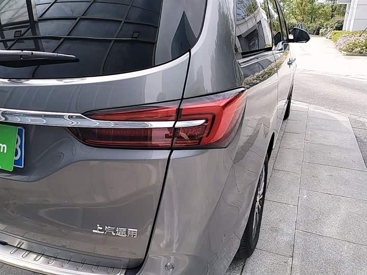 Zdjęcie 8 - Buick GL8 ES