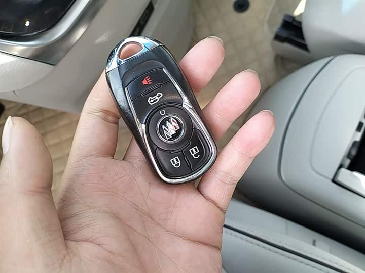 Zdjęcie 9 - Buick GL8 ES