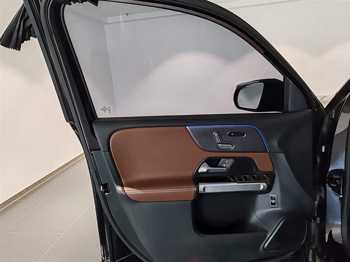Mercedes-Benz GLB-Class 2024 2024款 改款 GLB 220 时尚型