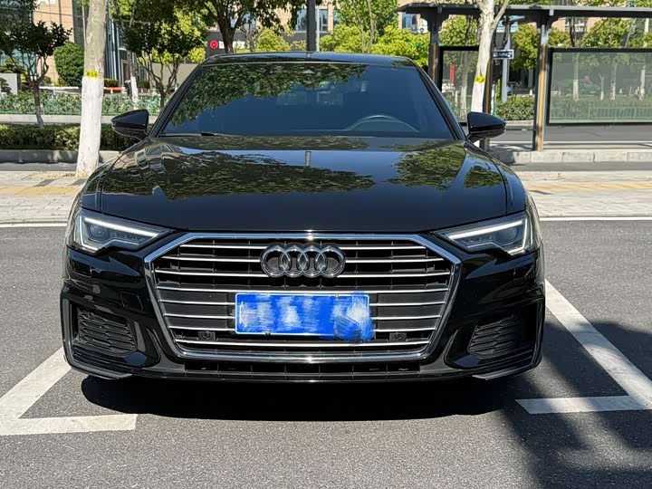 Фото 2 - Audi A6L