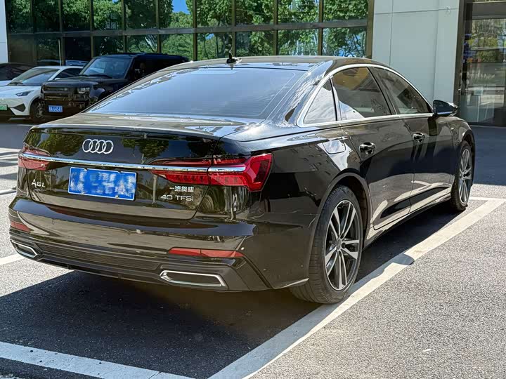Фото 9 - Audi A6L