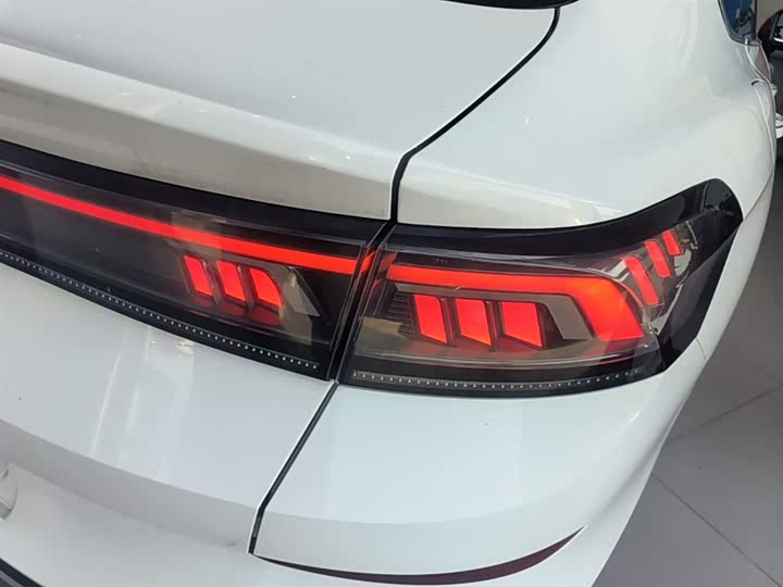 Фото 8 - Volkswagen Lamando L