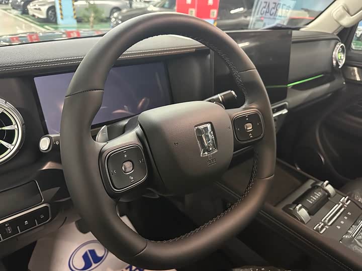 Tank 300 Hybrid 2025 2025款 Hi4-T 36.7kWh