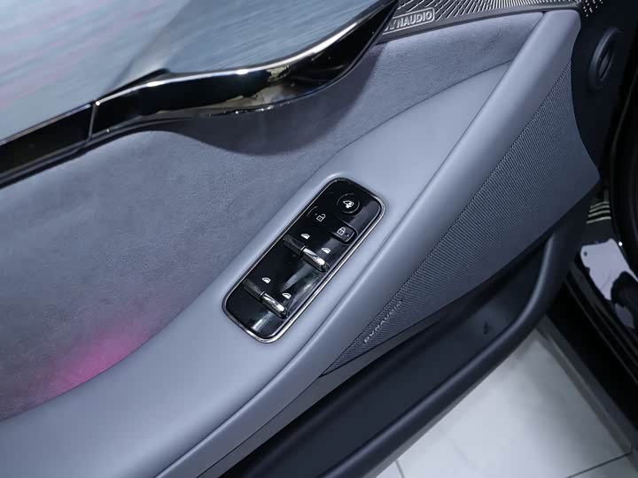 Voyah Passion 2024 2024款 PHEV 四驱超长续航旗舰版